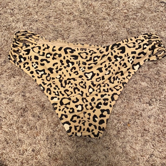 Hollister Swim Bottoms - Picture 2 of 4